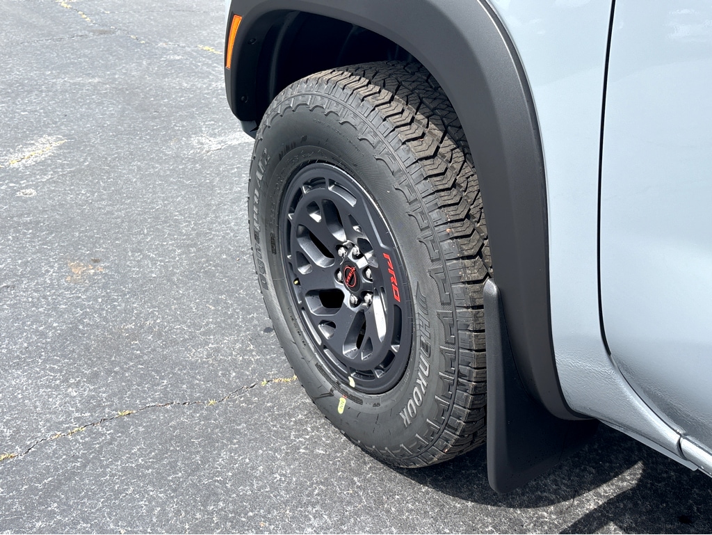 2026 Nissan Frontier 19