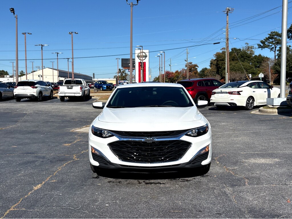 2024 Chevrolet Malibu RS photo 2