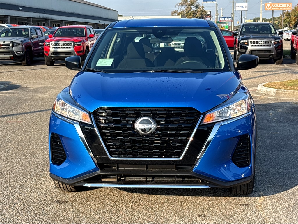 New 2025 Nissan Kicks Play S S FWD