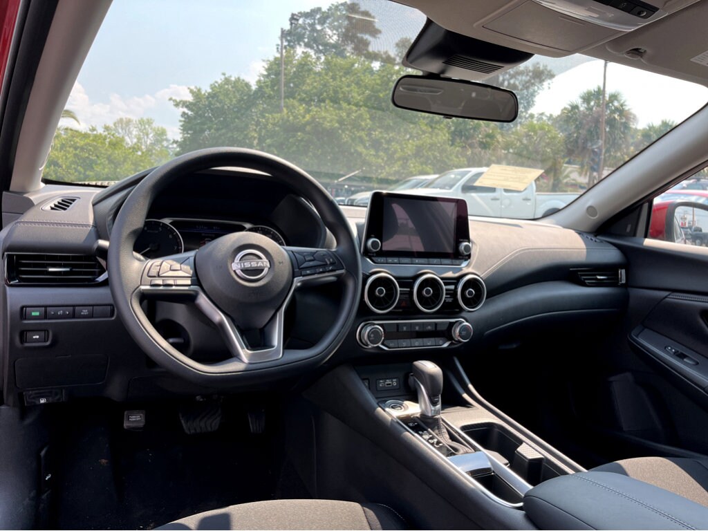 2025 Nissan Sentra SV photo 4