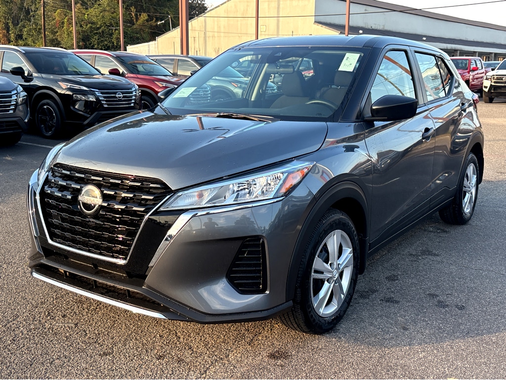 New 2025 Nissan Kicks Play S S FWD