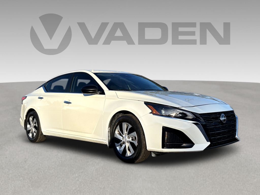 2024 Nissan Altima S's photo