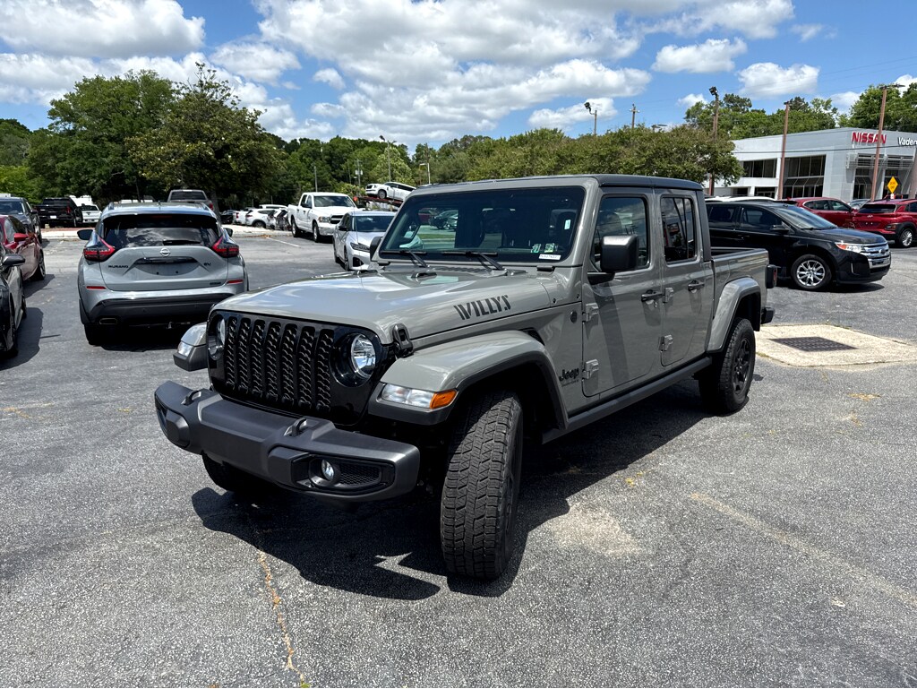 2023 Jeep Gladiator Willys photo 3