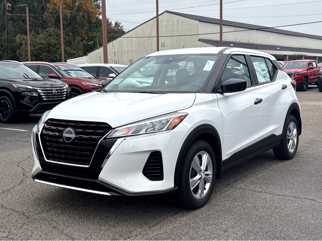 New 2025 Nissan Kicks Play S S FWD
