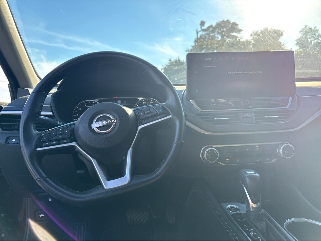 Used 2024 Nissan Altima 2.5 SV Sedan