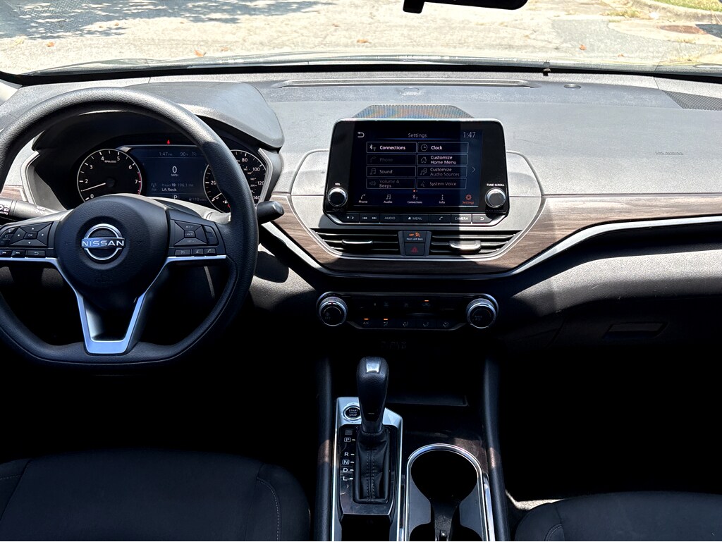 2024 Nissan Altima 2.5 SV photo 3