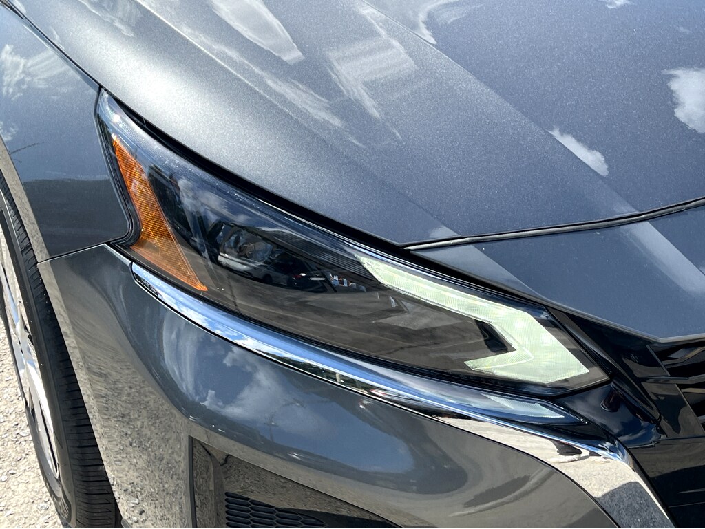 2025 Nissan Altima S photo 2