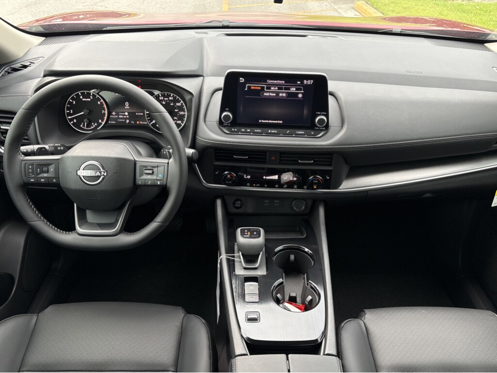 2026 Nissan Rogue SV photo 4