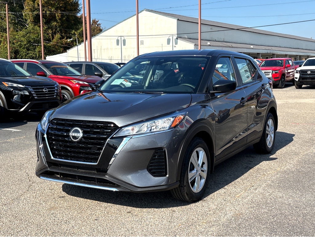 New 2025 Nissan Kicks Play S S FWD
