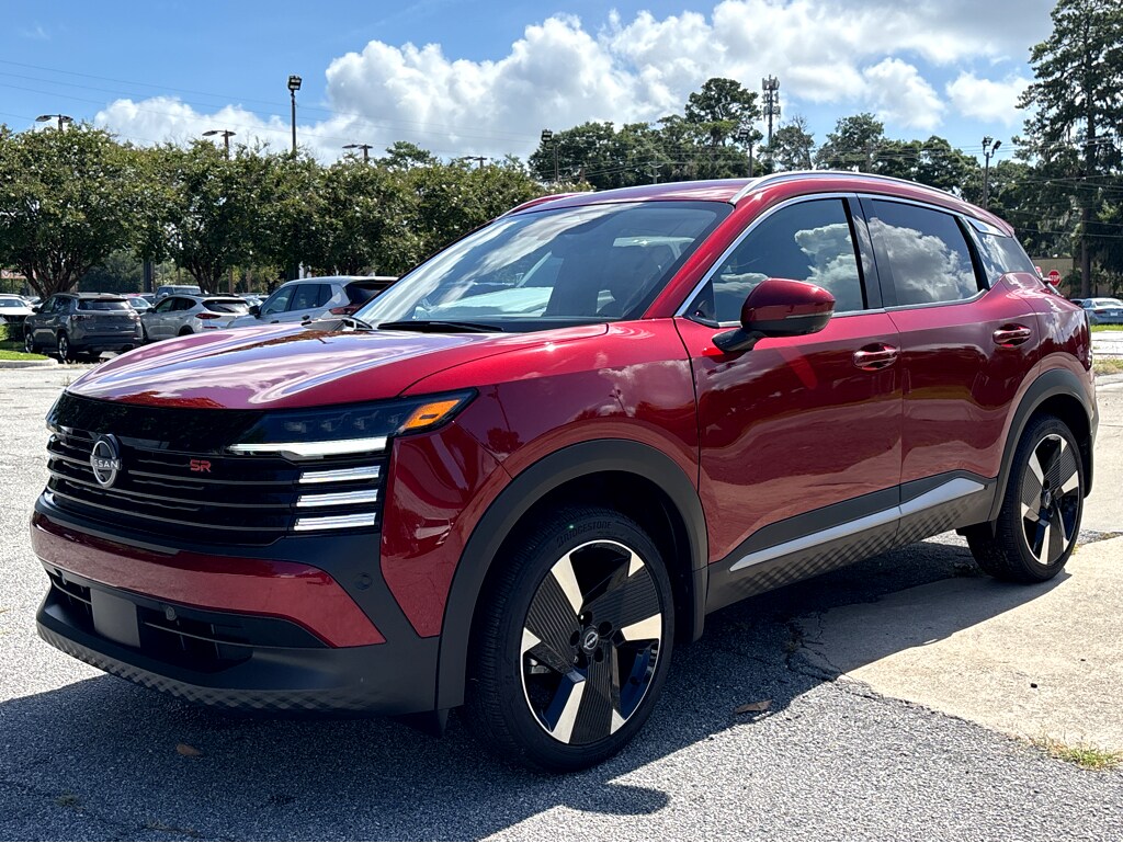 2025 Nissan Kicks SR photo 3