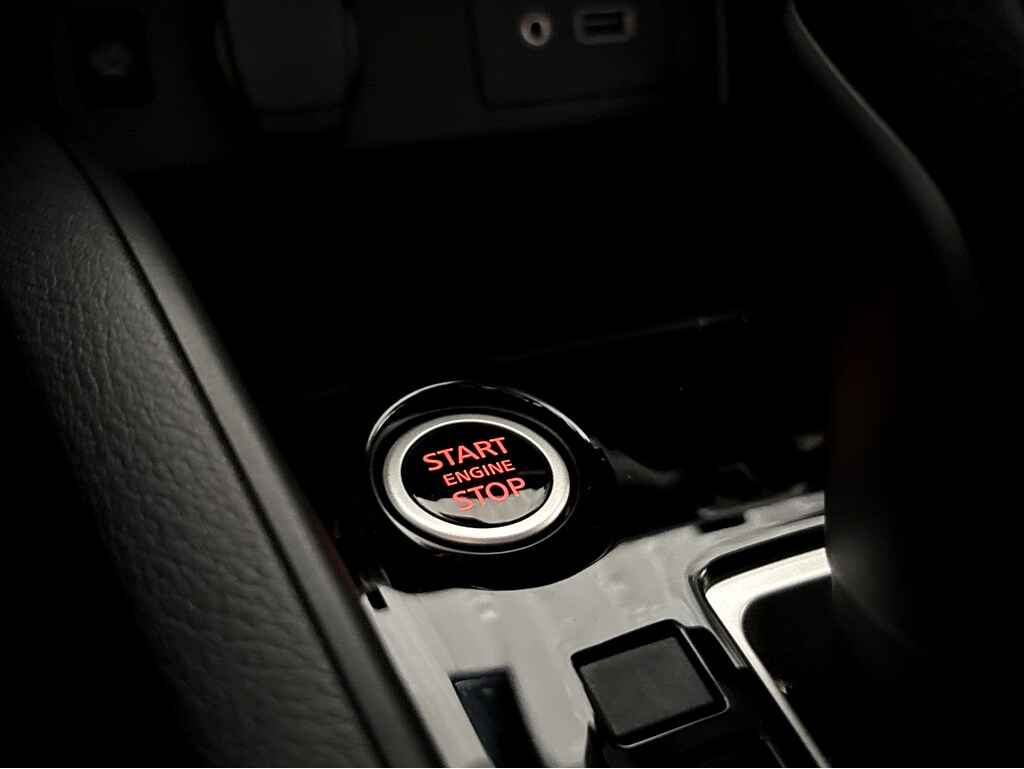 New 2025 Nissan Versa SV SV CVT