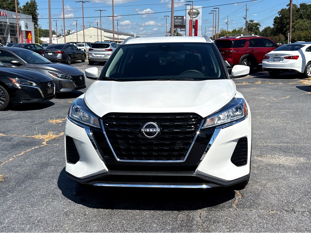 2024 Nissan Kicks SV photo 2