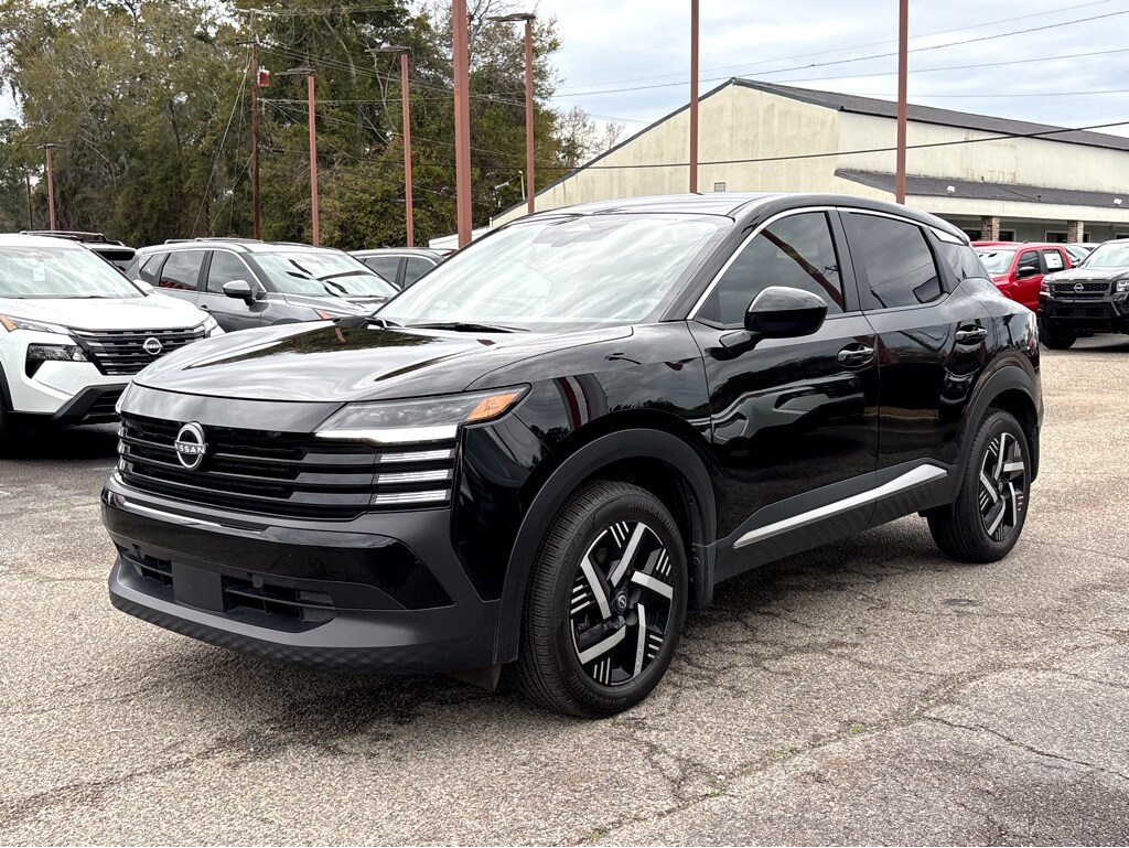 Used 2025 Nissan Kicks SV SV FWD