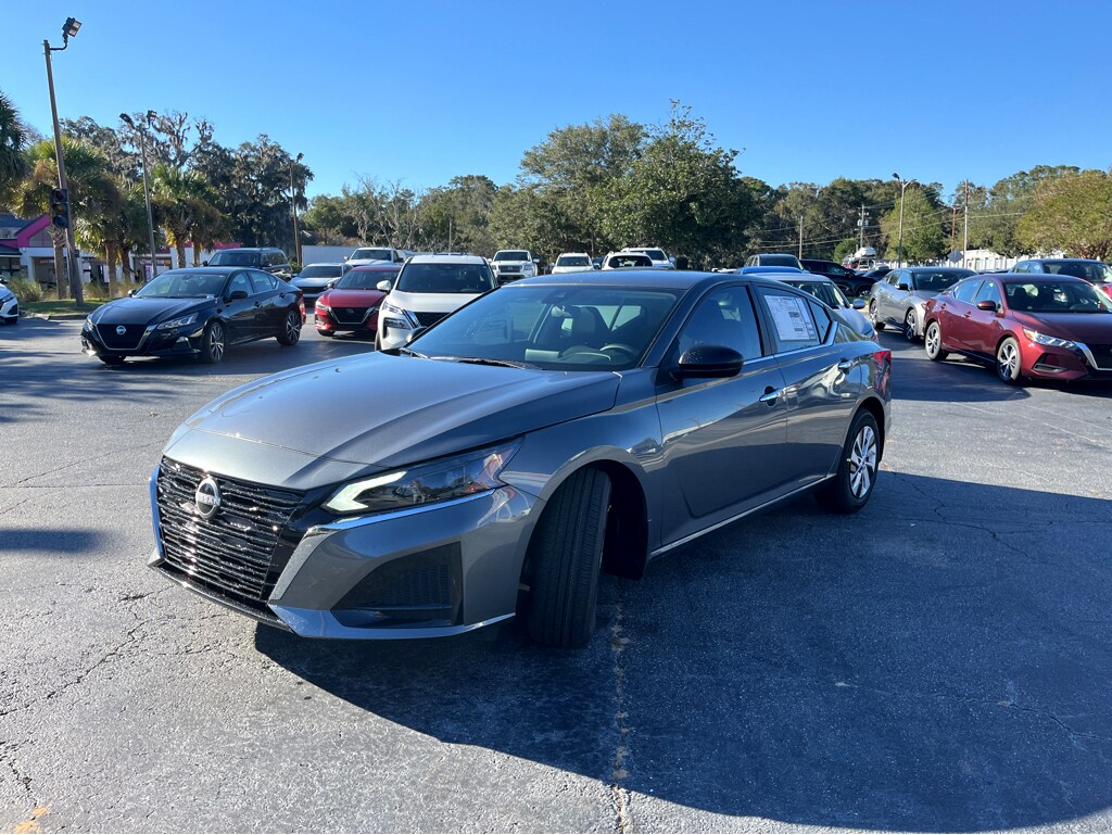 2025 Nissan Altima S photo 4