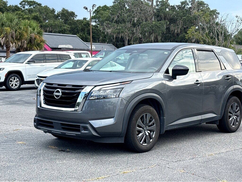 2024 Nissan Pathfinder S photo 3