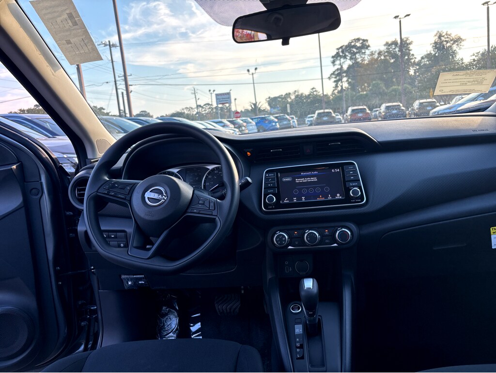 New 2025 Nissan Kicks Play S S FWD