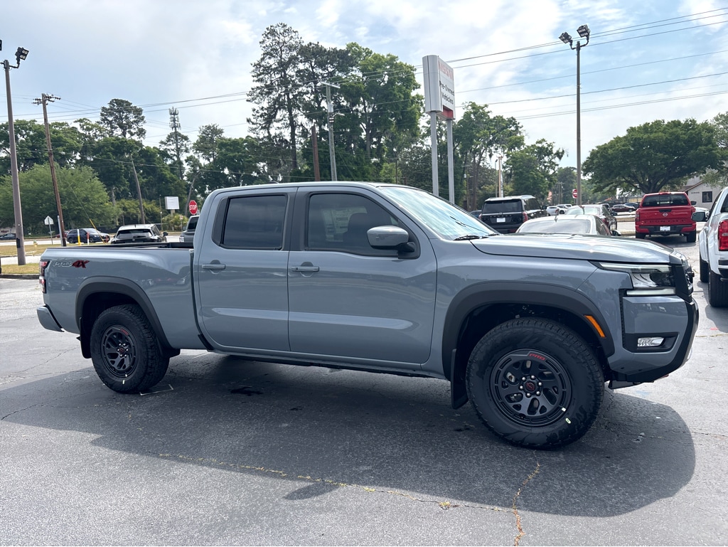2026 Nissan Frontier 23