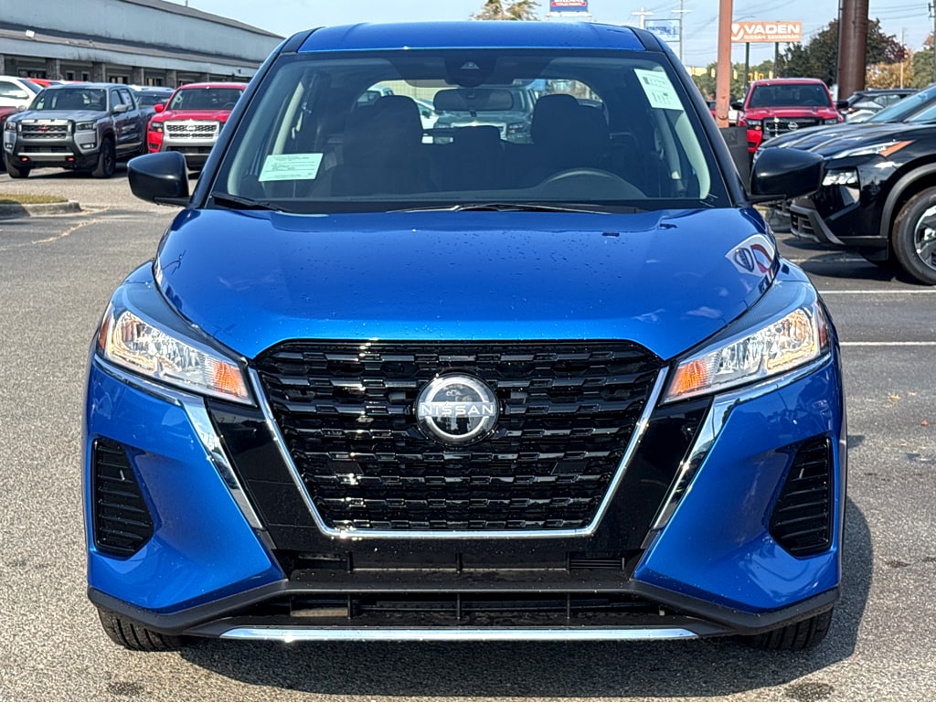 New 2025 Nissan Kicks Play S S FWD