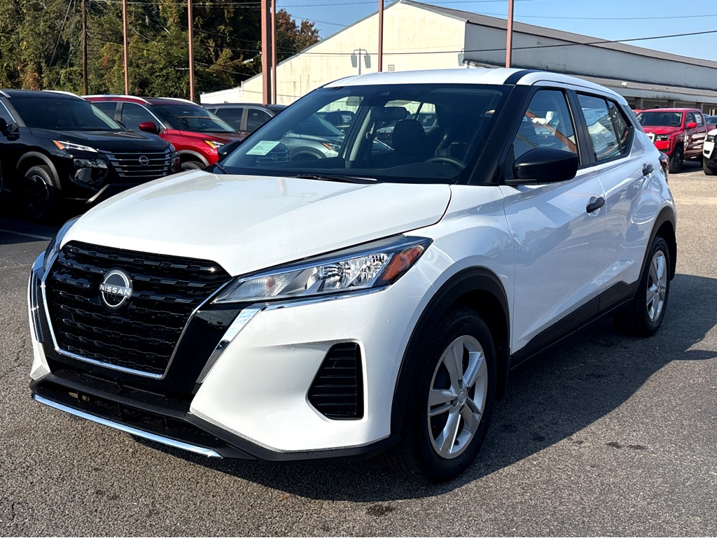 New 2025 Nissan Kicks Play S S FWD