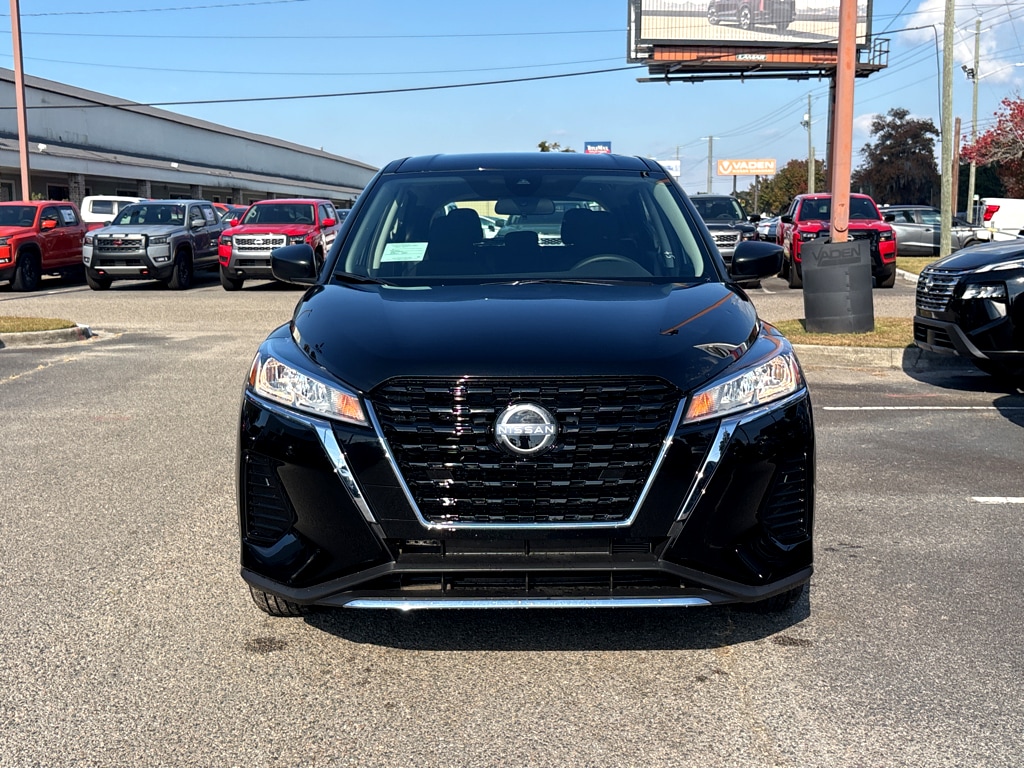 New 2025 Nissan Kicks Play S S FWD