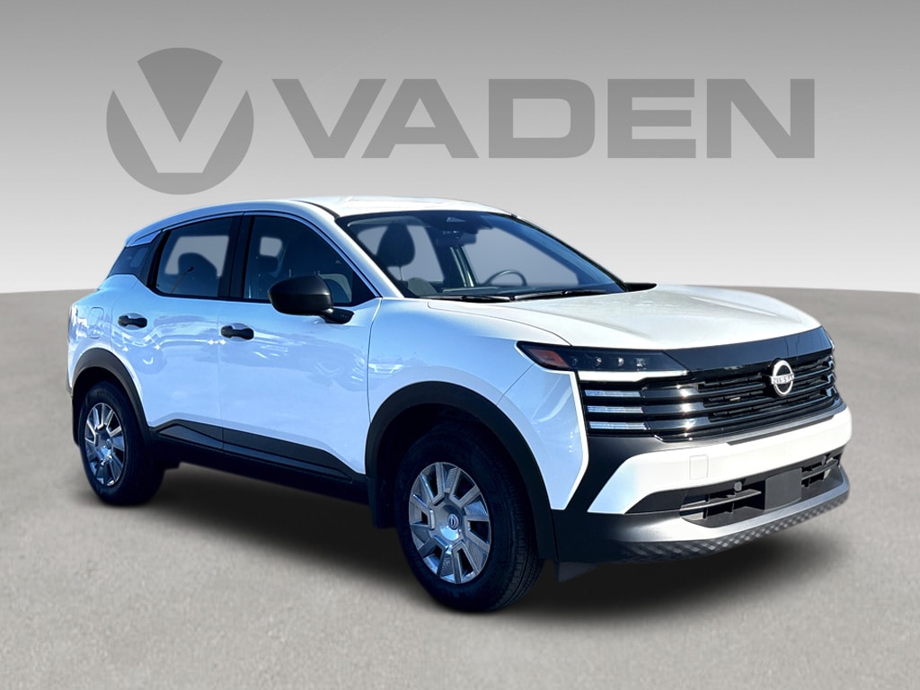 2025 Nissan Kicks S AWD's photo