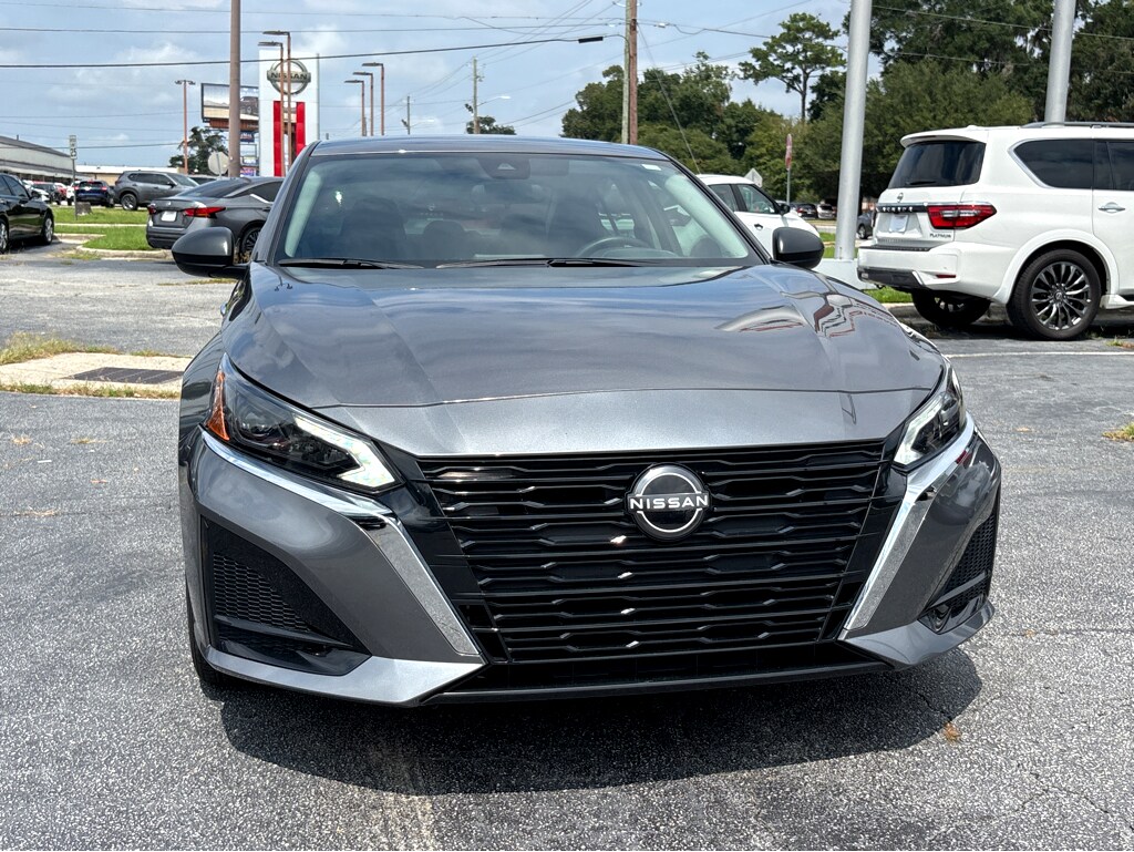 2024 Nissan Altima 2.5 SV photo 2