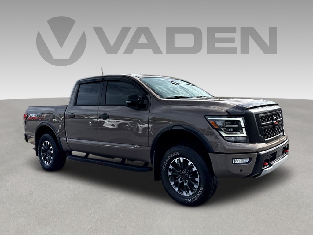 2022 Nissan Titan 4x4 Crew Cab PRO-4X 