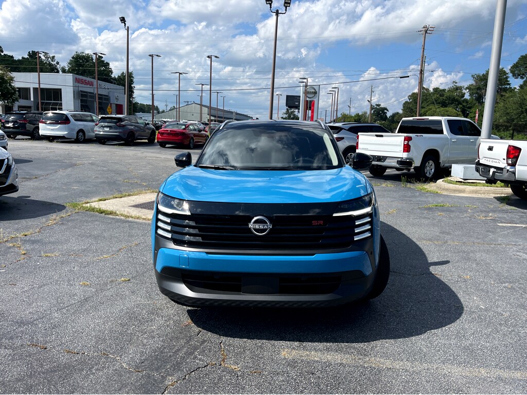 2025 Nissan Kicks SR photo 2