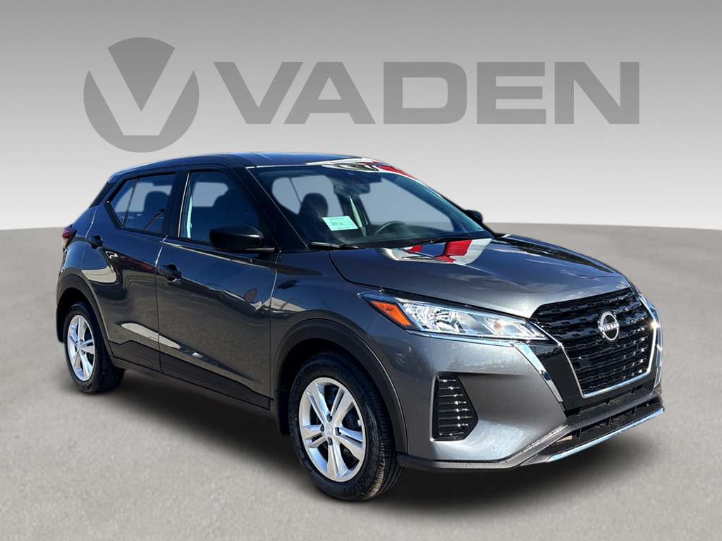 New 2025 Nissan Kicks Play S S FWD