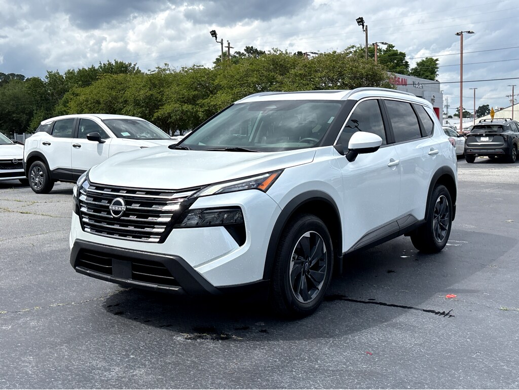 Used 2024 Nissan Rogue SV FWD SV
