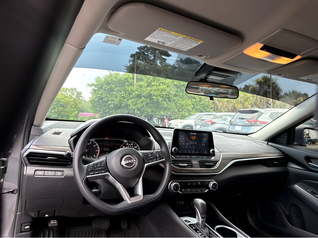 2024 Nissan Altima 2.5 SV photo 4