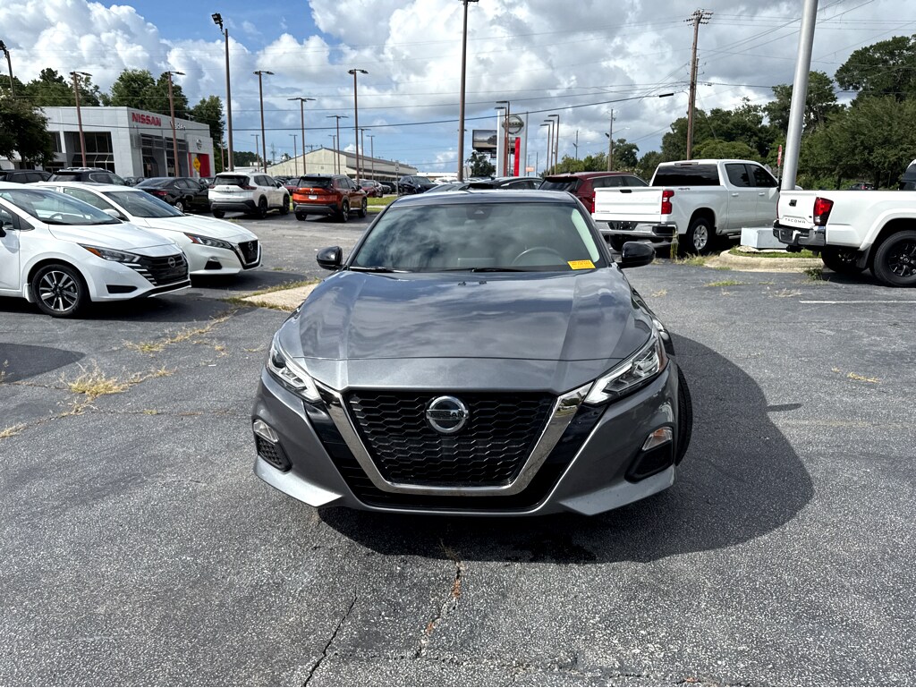 2022 Nissan Altima 2.5 SR photo 2
