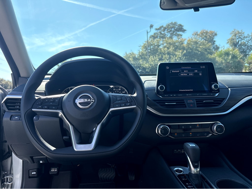 New 2025 Nissan Altima SV SV FWD