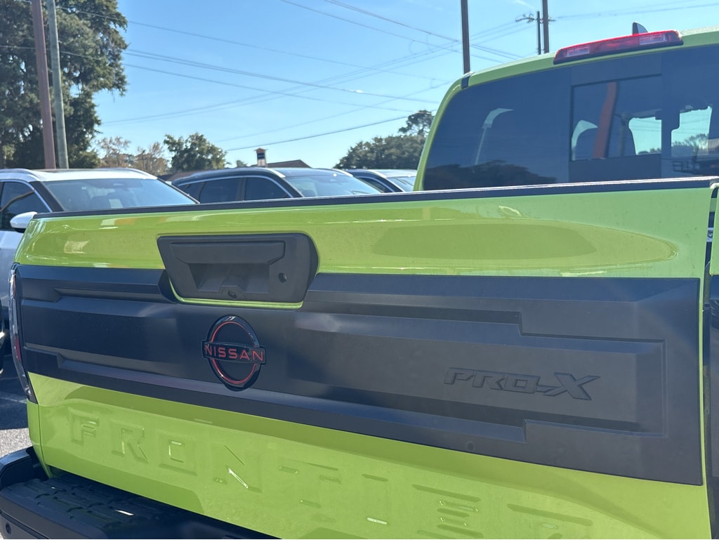 2026 Nissan Frontier 23