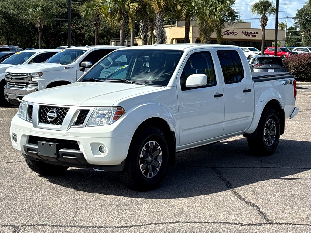 2018 Nissan Frontier Crew Cab PRO-4X photo 3