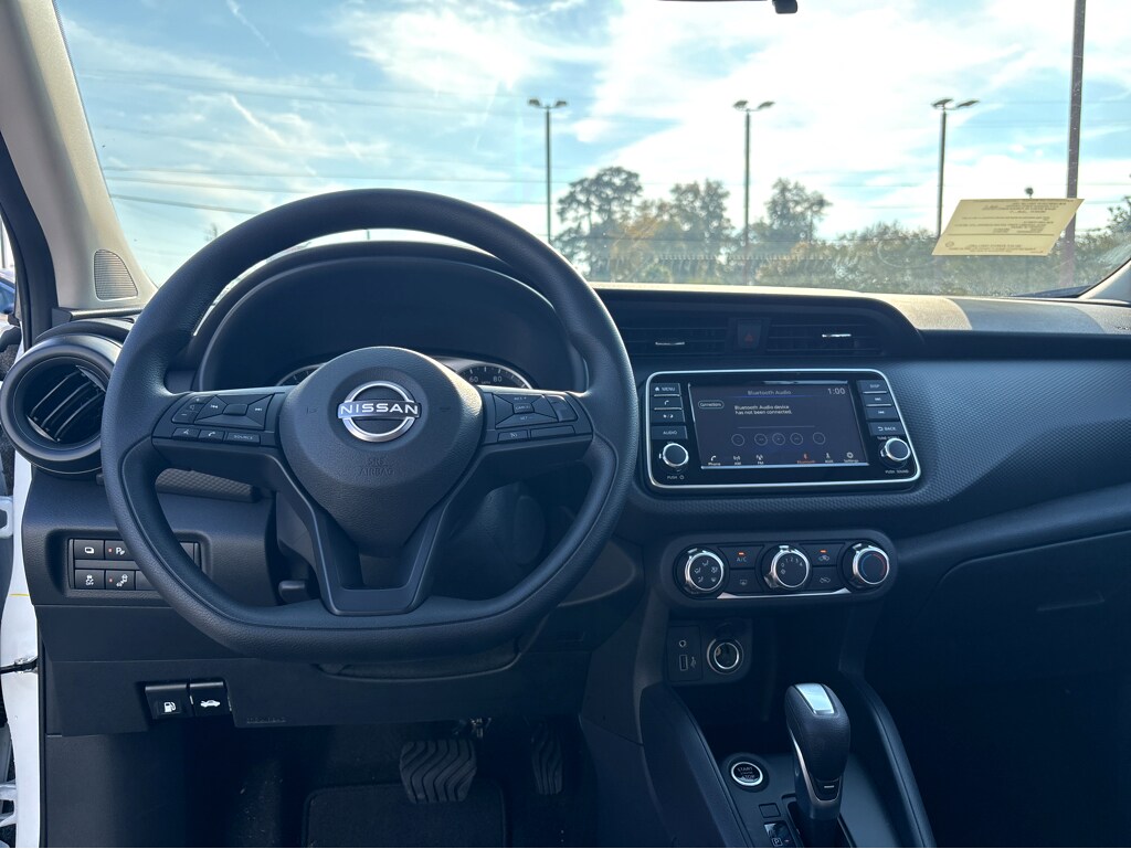 New 2025 Nissan Kicks Play S S FWD