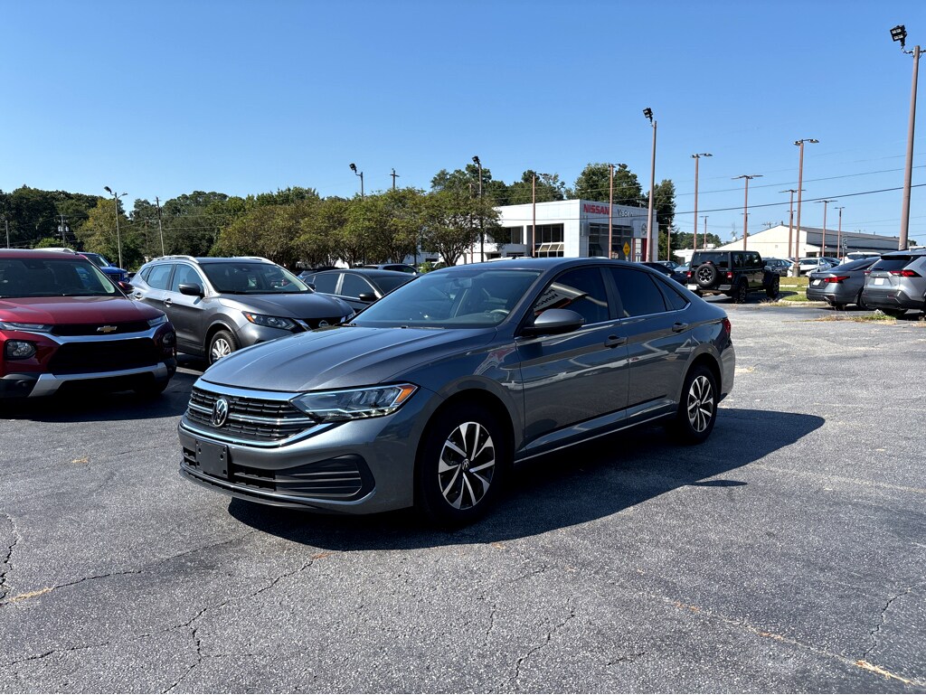 2022 Volkswagen Jetta S photo 2
