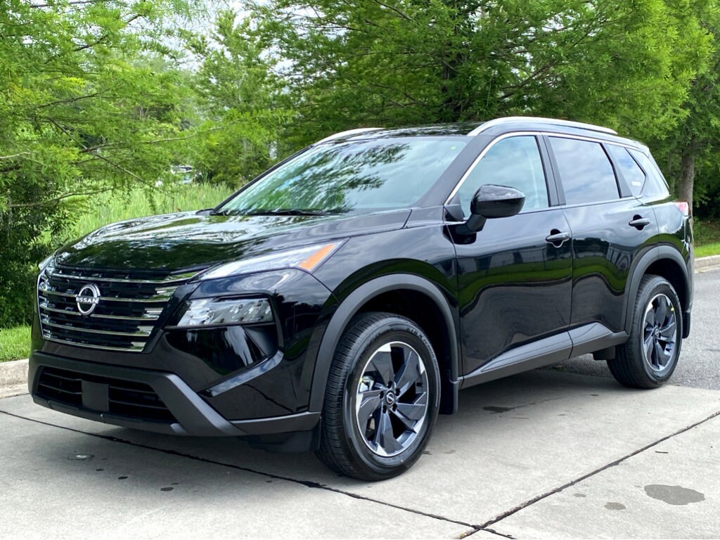 2026 Nissan Rogue SV photo 3