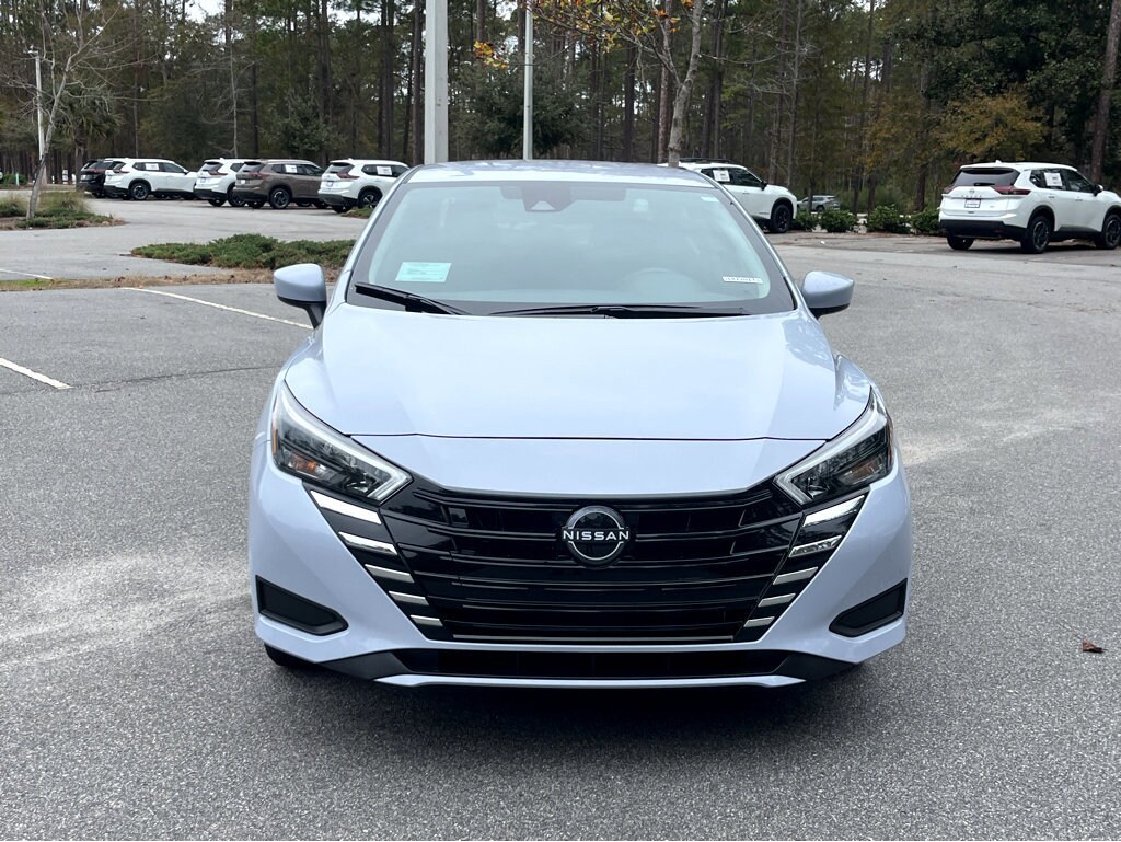 New 2025 Nissan Versa SR SR CVT