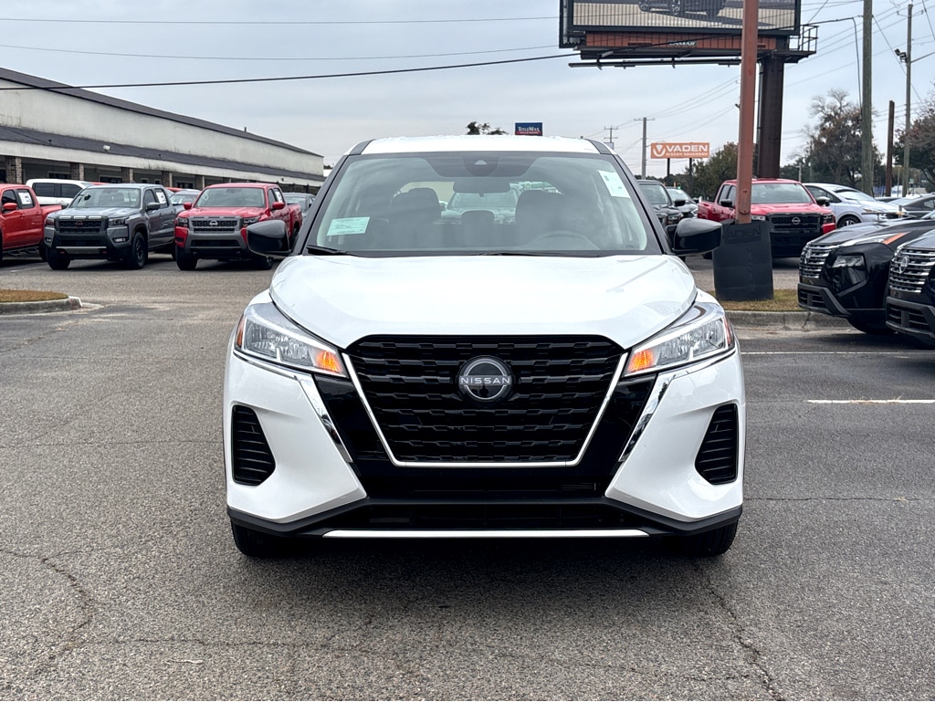 New 2025 Nissan Kicks Play S S FWD