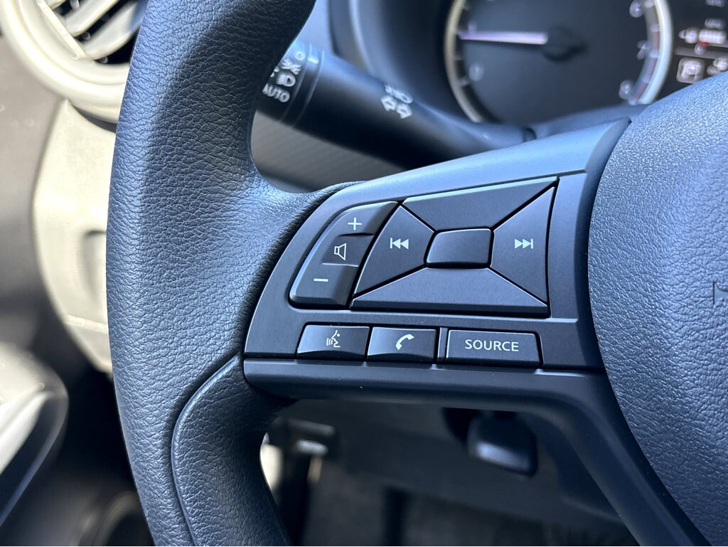 2025 Nissan KICKS PLAY Base - Photo 10