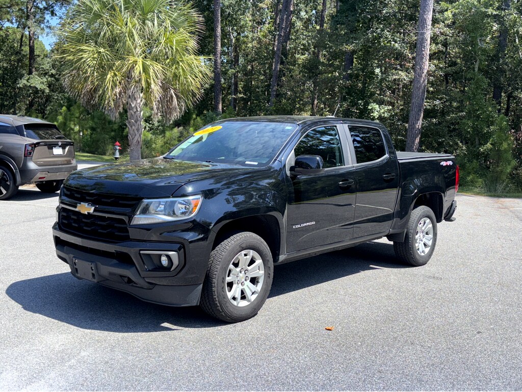 2021 Chevrolet Colorado LT photo 2