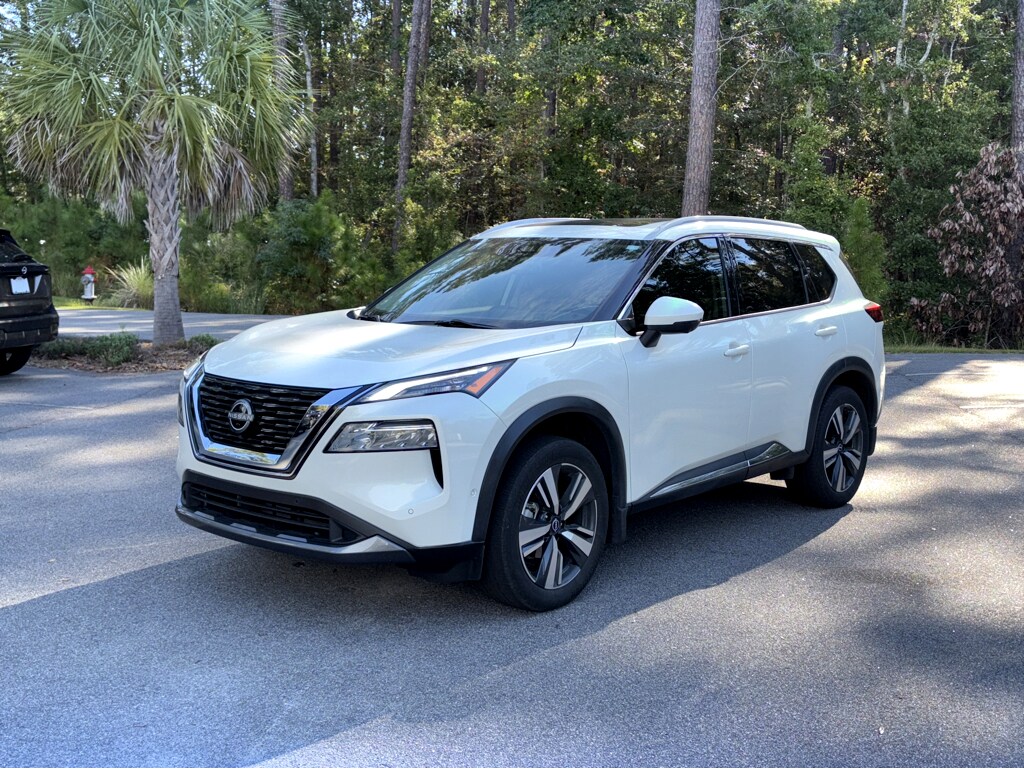 2023 Nissan Rogue SL photo 3