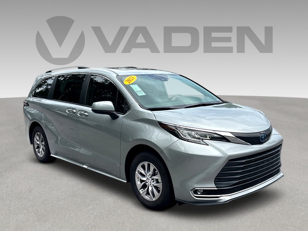 2023 Toyota Sienna XLE