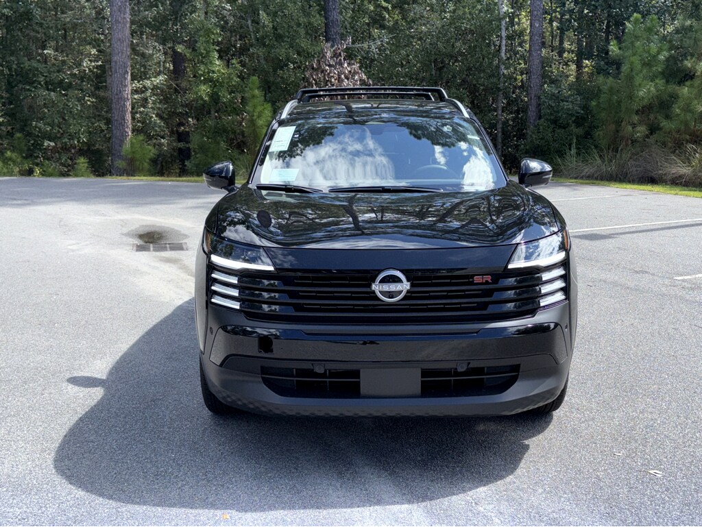 2026 Nissan Kicks SR photo 2