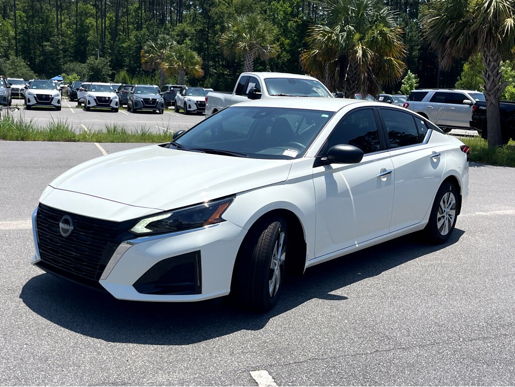 2024 Nissan Altima 2.5 S photo 3