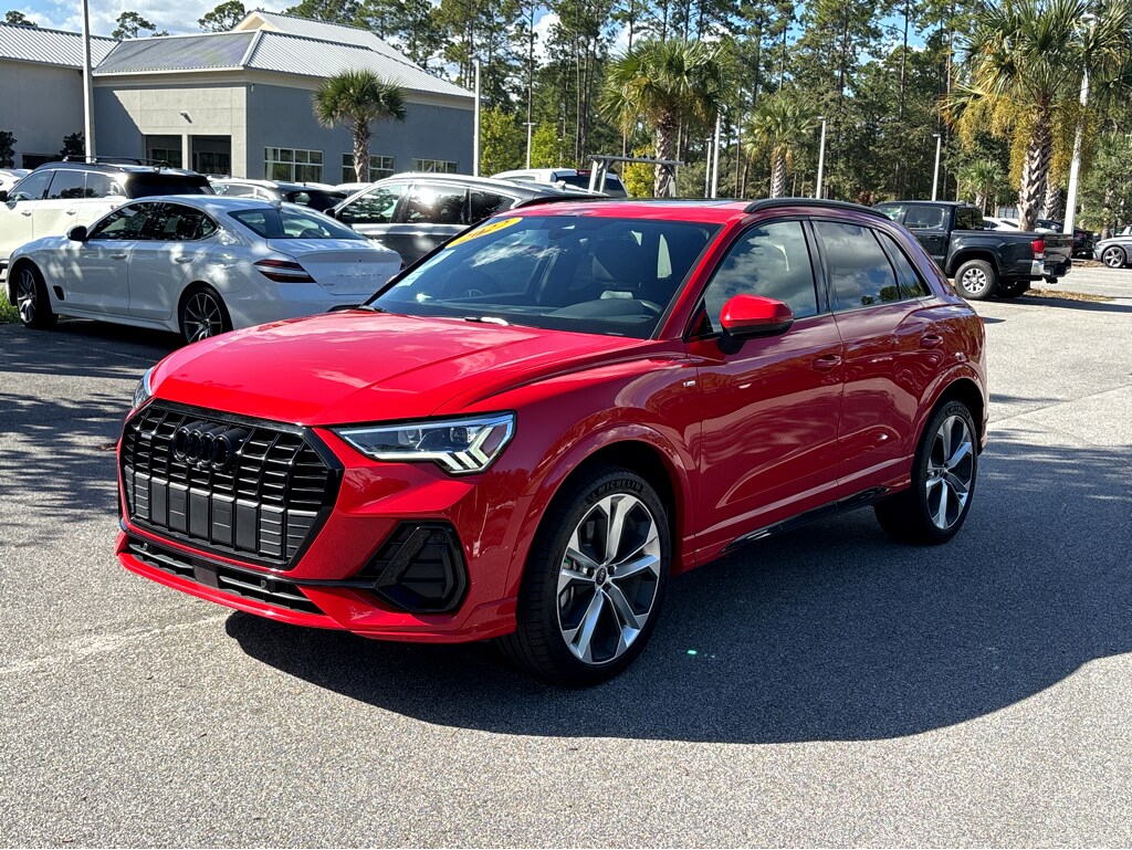 2022 Audi Q3 S line Premium Plus photo 3