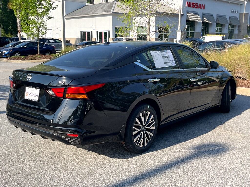 2024 Nissan Altima 2.5 SV photo 2