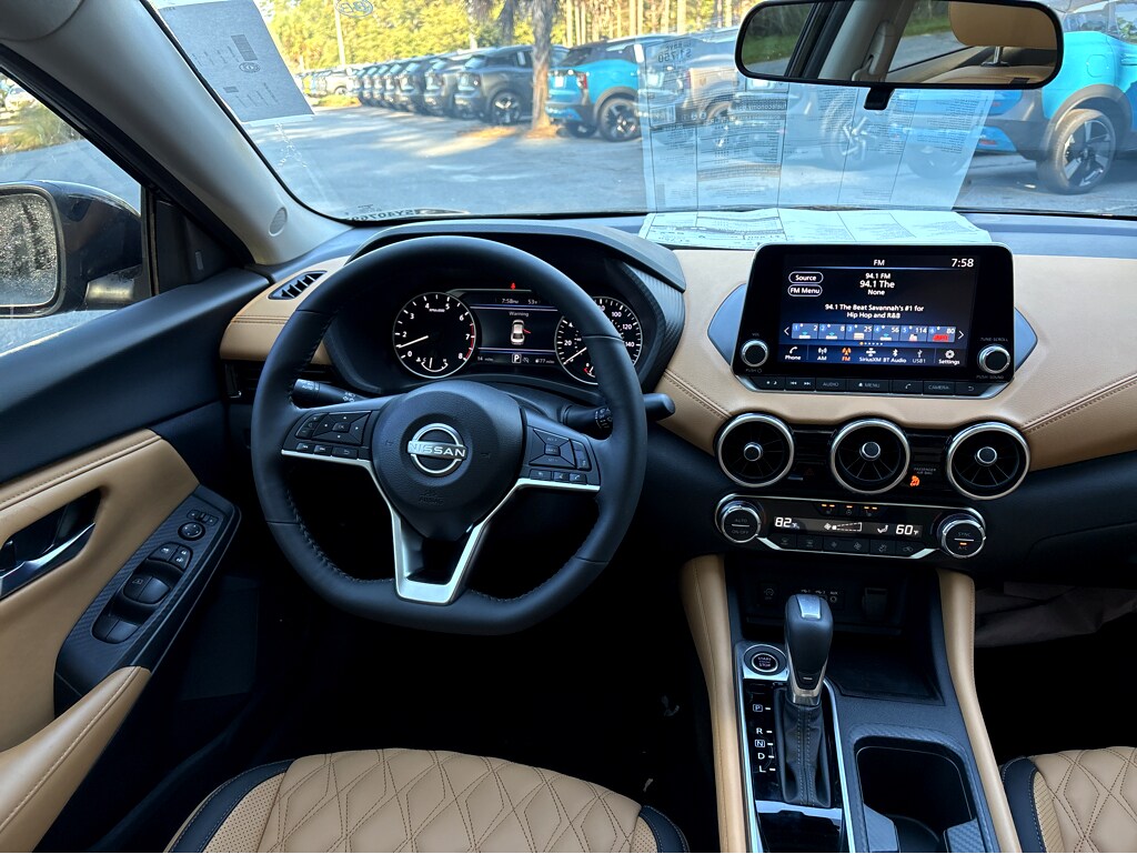 2025 Nissan Sentra SV photo 4