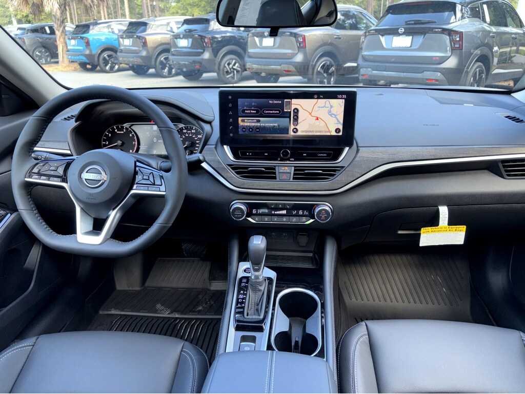 2025 Nissan Altima SL photo 4